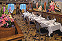 Eines von vielen Restaurants an Bord des Schiffes.